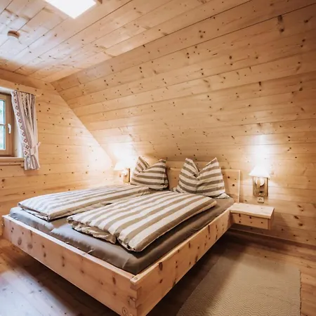 Webertonihuette Modern Retreat