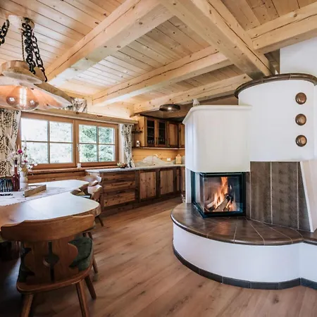 Webertonihuette Modern Retreat בית נופש