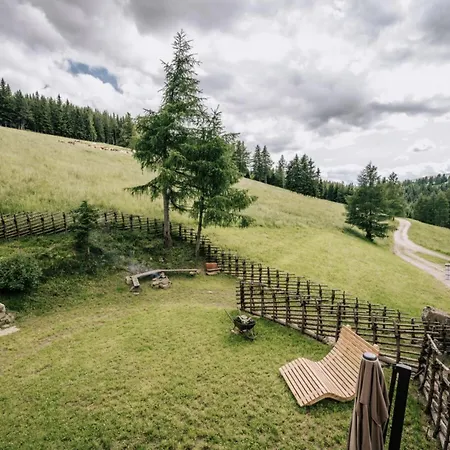 Webertonihuette Modern Retreat